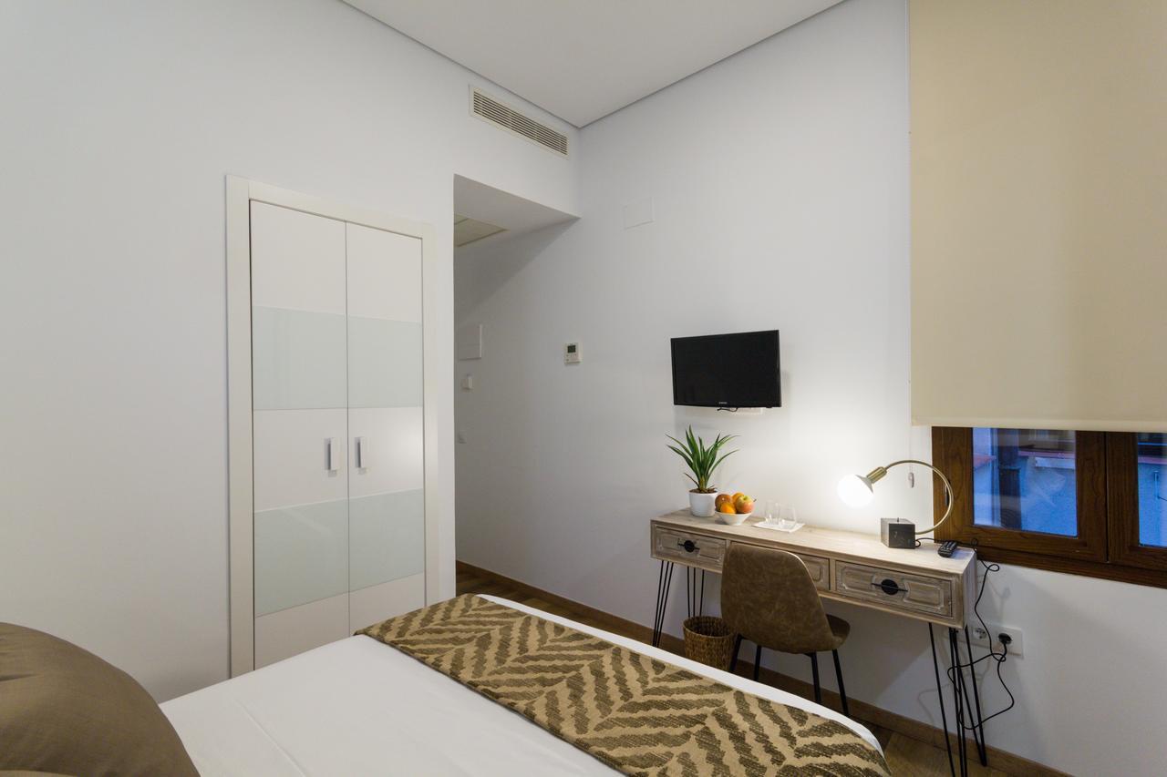 Hotel The Bridge Huertas Madryt Zewnętrze zdjęcie